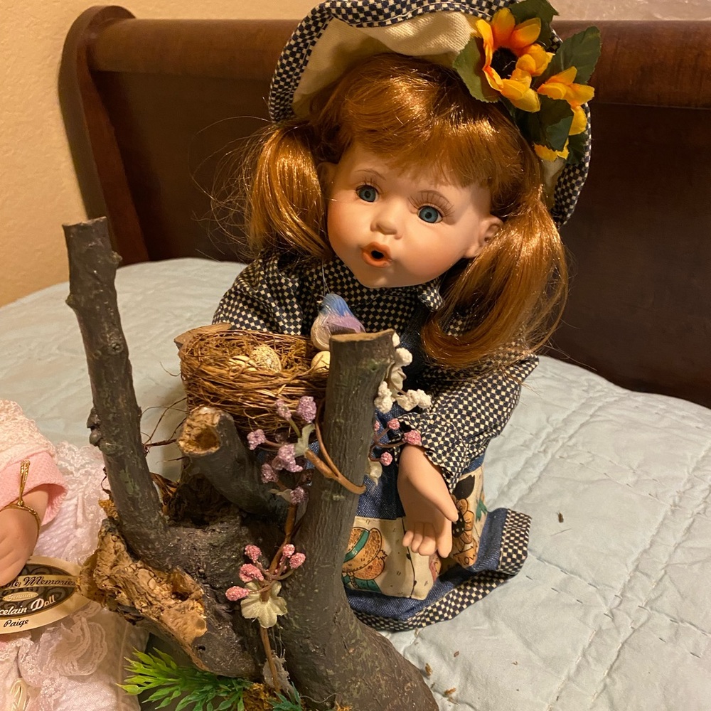 Porcelain doll - Picture 1 of 1